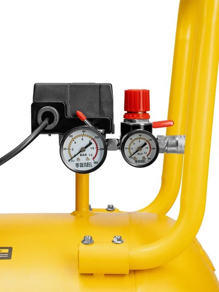 Воздушный компрессор Denzel DLP-4500/150 / 58146