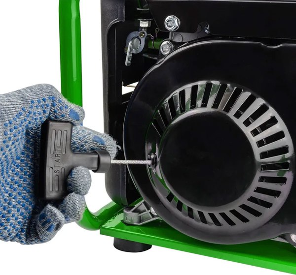 Бензиновый генератор RockForce 60 799 / RF-FY950-1