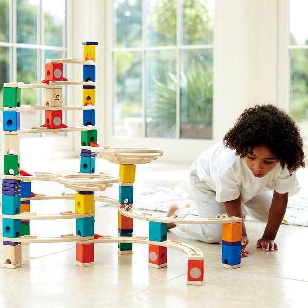 Конструктор кинетический Hape Гонки Циклон / E6008_HP