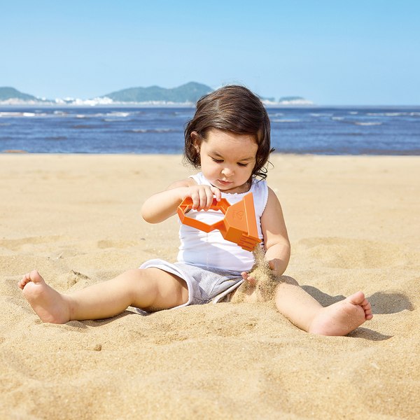 Совок для песочницы Hape Ковш бульдозера / E4096_HP