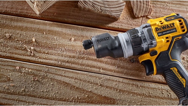 Профессиональная дрель-шуруповерт DeWalt Solo DCD703NT