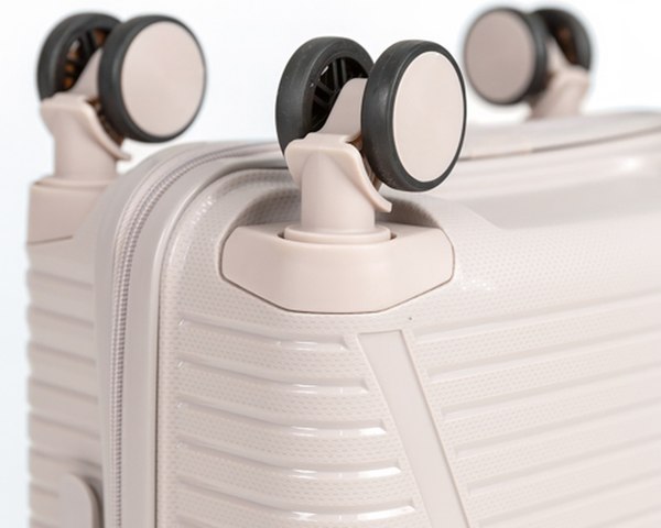 Чемодан на колесах Rozan 3934