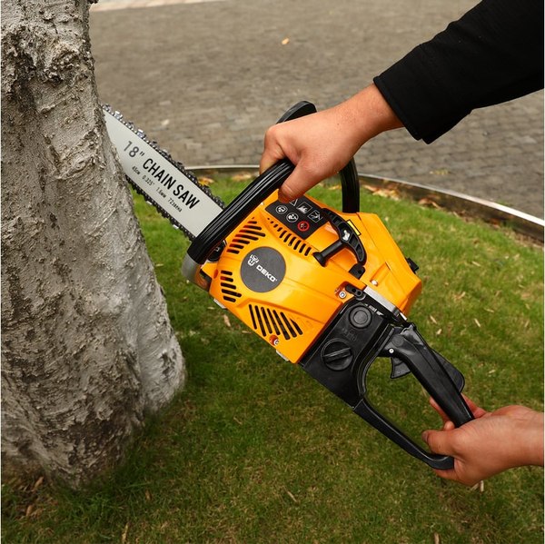 Бензопила цепная Deko DKCHS 52-18 Plus / 085-2003