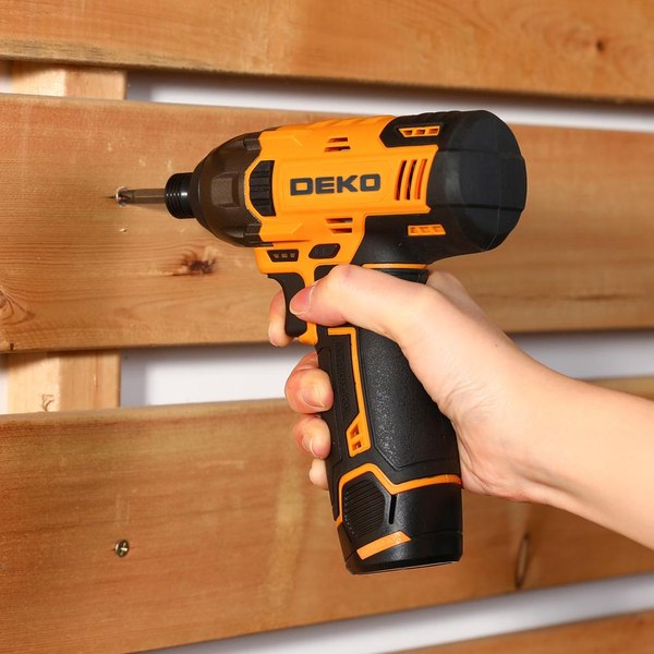 Аккумуляторный шуруповерт Deko DKIS12FU-Li / 085-1110
