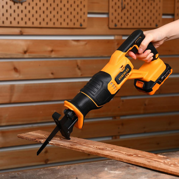 Сабельная пила Deko DKRS20 / 085-1127