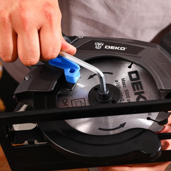 Торцовочная пила Deko CSDK-1500 PRO / 085-1150
