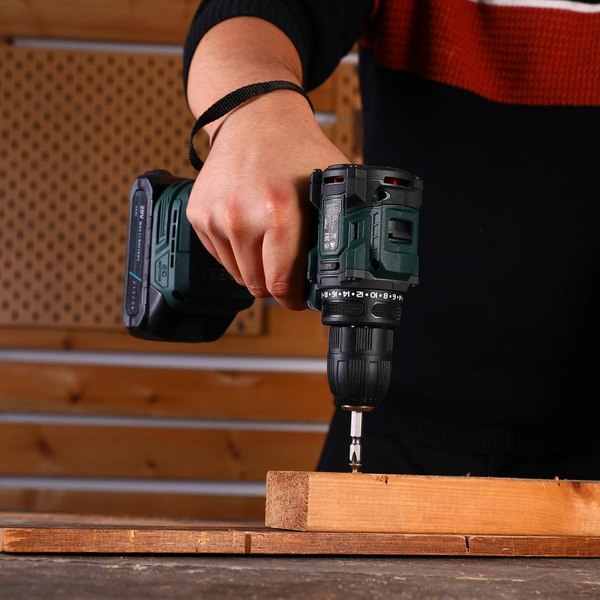 Аккумуляторная дрель-шуруповерт Zitrek Greenpower 20 PRO / 085-1314