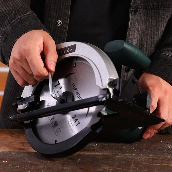 Дисковая пила Zitrek ZKCS1500 / 085-1305