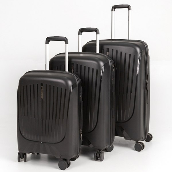 Чемодан на колесах Rozan 8823