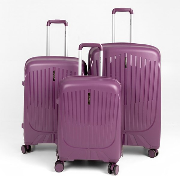 Чемодан на колесах Rozan 8823