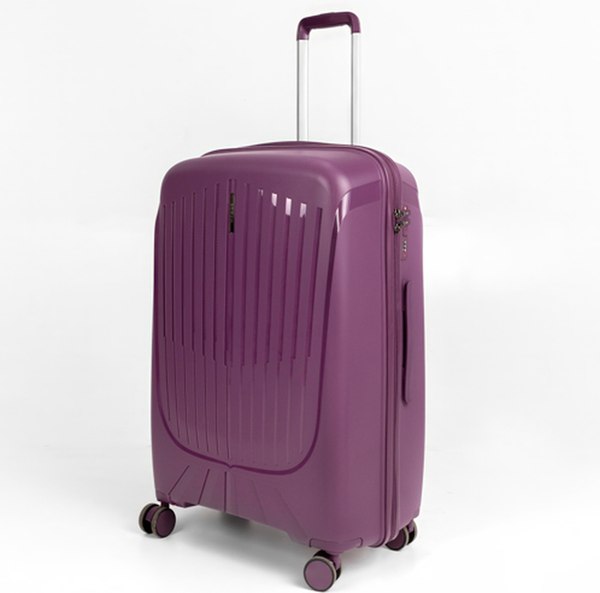 Чемодан на колесах Rozan 8823