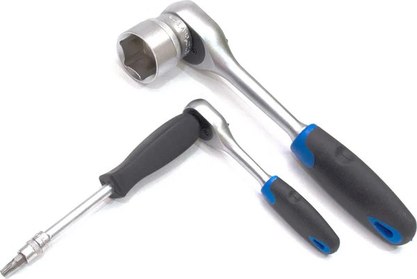 Универсальный набор инструментов Маяк авто 24606м