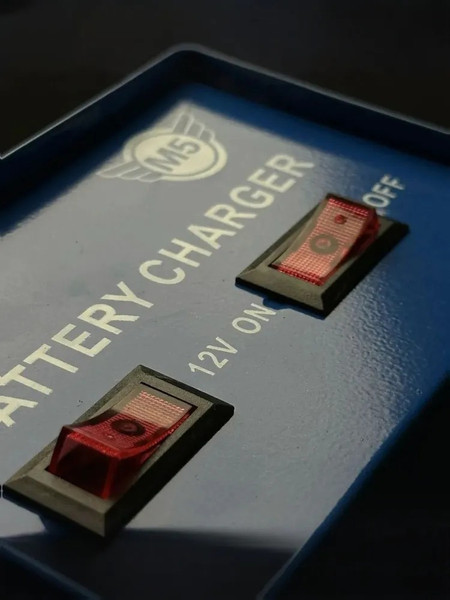 Зарядное устройство для аккумулятора M5 ЗУ-10