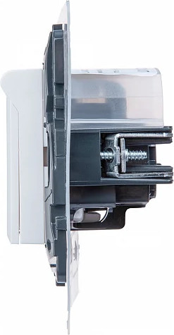 Розетка Legrand Etika 672226