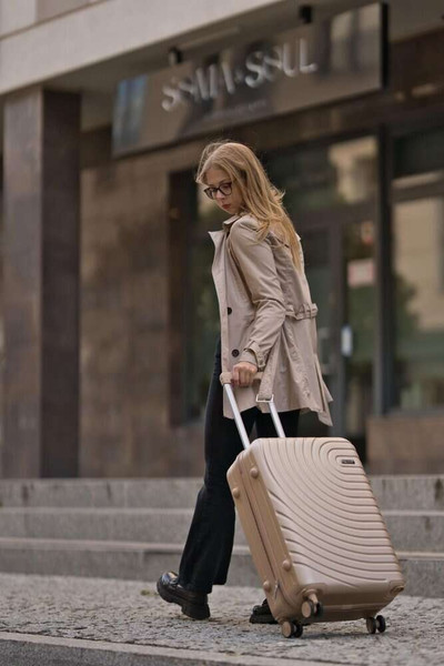 Чемодан на колесах Solier STL1064