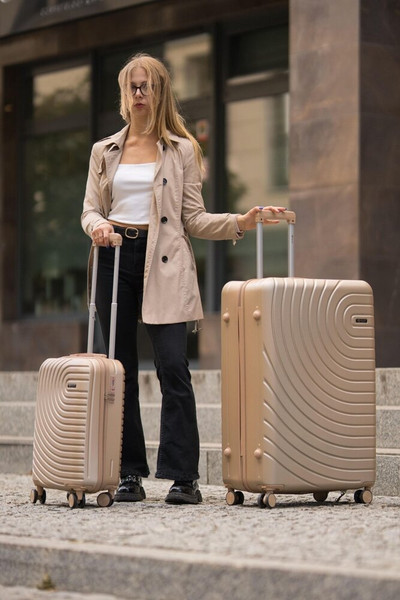 Чемодан на колесах Solier STL1064