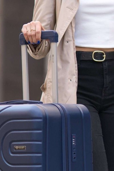 Чемодан на колесах Solier STL1064