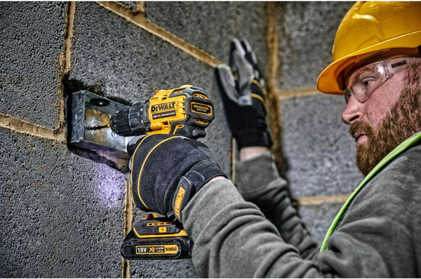 Профессиональная дрель-шуруповерт DeWalt DCD708L2T