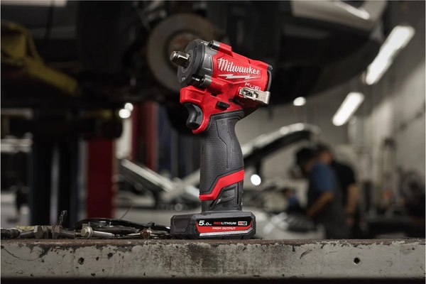 Аккумуляторный гайковерт Milwaukee M12 FCIWF12G3-502X / 4933493455