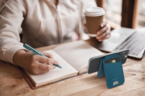 Кардхолдер Momax 1-Wallet SR29B