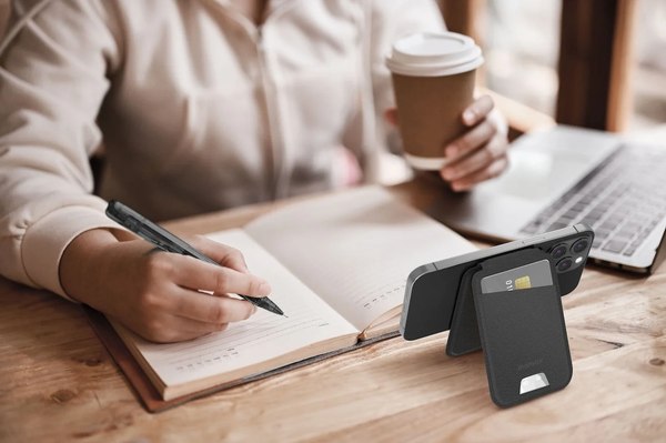 Кардхолдер Momax 1-Wallet SR29D