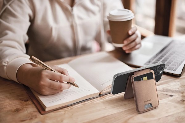 Кардхолдер Momax 1-Wallet SR29L2