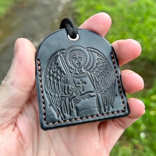 Оберег Wolves Ладанка 1031