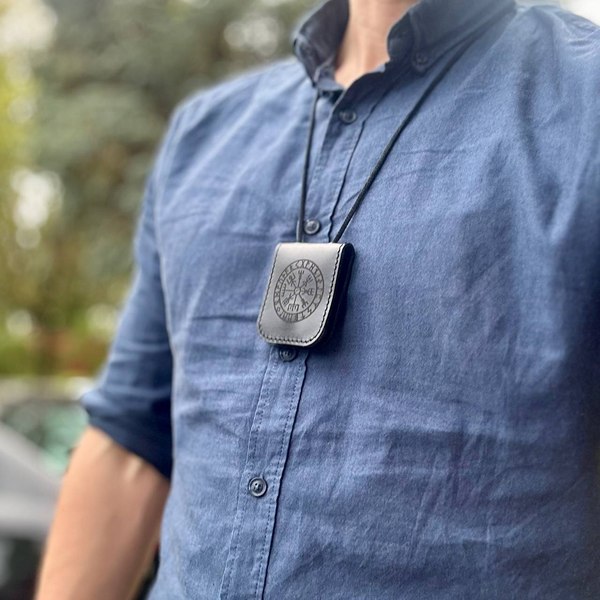 Оберег Wolves Вегвизир 1036