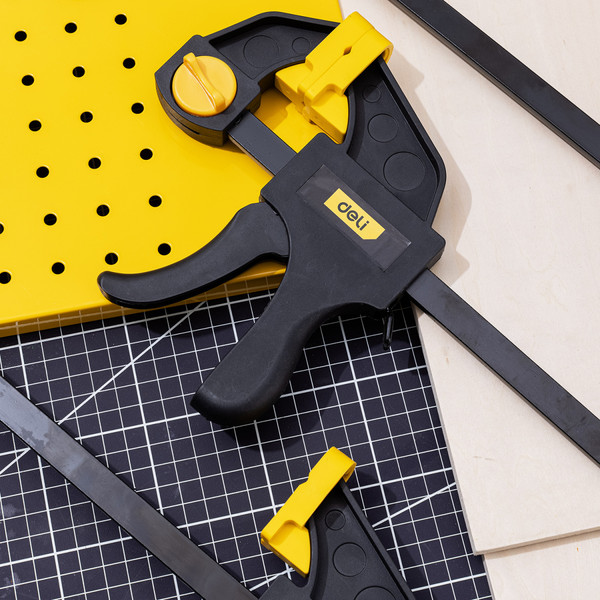 Струбцина Deli EDL110124