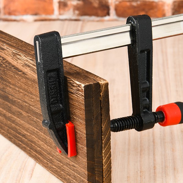 Струбцина Deli EDL110830Z