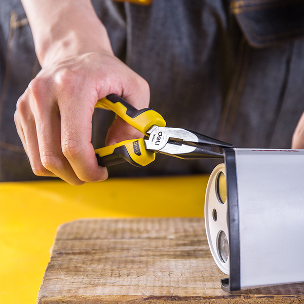 Длинногубцы Deli EDL2106