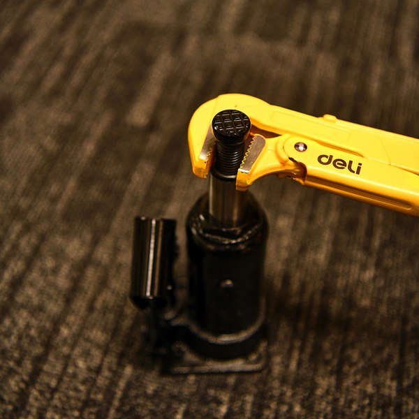 Гаечный ключ Deli EDL105167