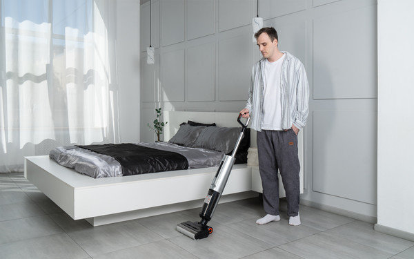 Вертикальный пылесос Garlyn Aqua Max 7