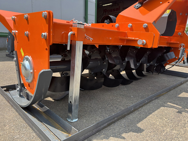 Почвофреза Rossel LG180