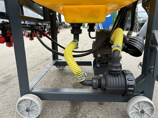 Опрыскиватель навесной Rossel 300P