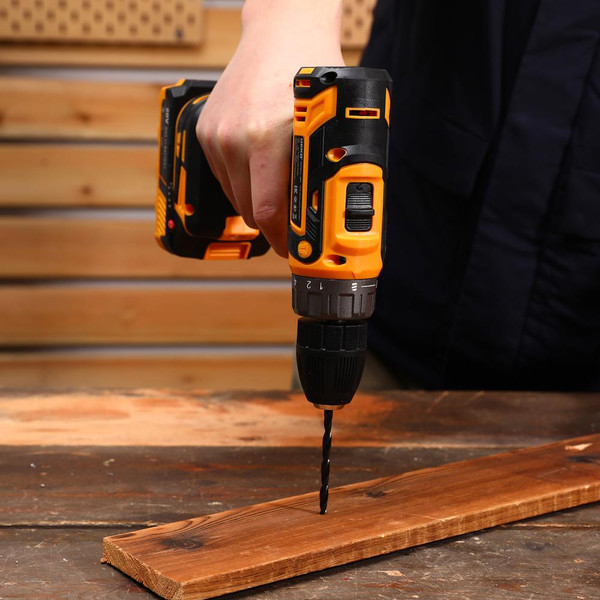 Аккумуляторная дрель-шуруповерт Deko DKCD20-Li / 085-1123