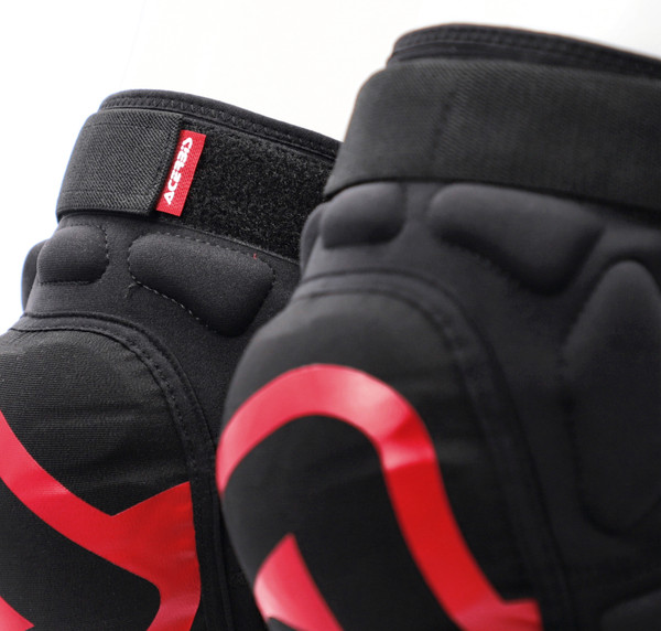 Мотонаколенники Acerbis Soft Knee 0023454.323