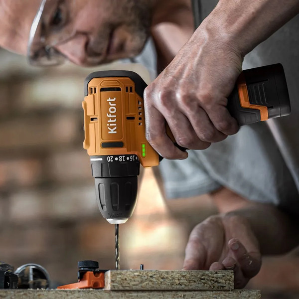 Аккумуляторная дрель-шуруповерт Kitfort КТ-6504