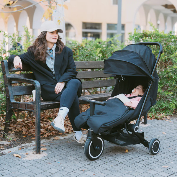 Трехколесный велосипед с ручкой Smart Trike Traveler. Onyx black / 5900800