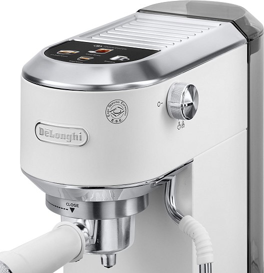 Кофеварка эспрессо DeLonghi EC890.WI