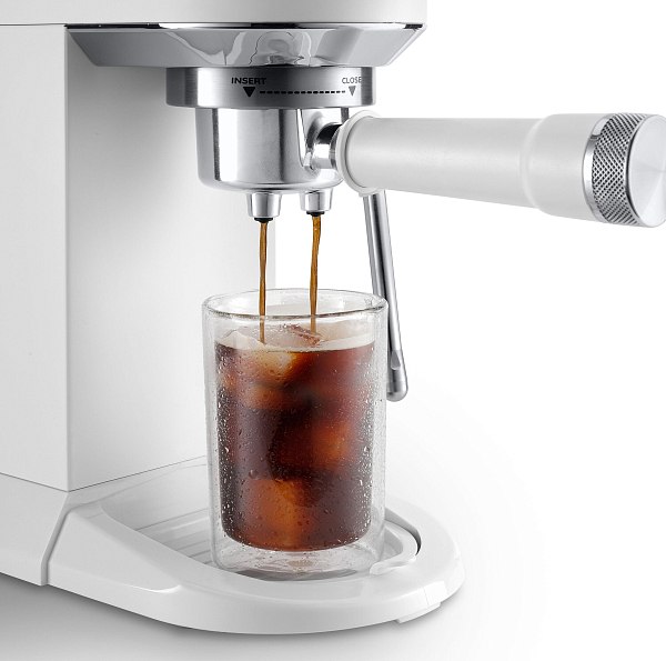 Кофеварка эспрессо DeLonghi EC890.WI