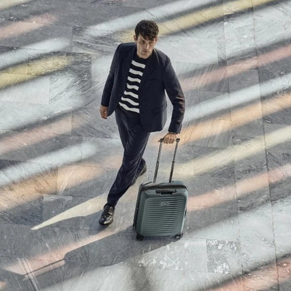 Чемодан на колесах Victorinox Airox Advanced / 653130