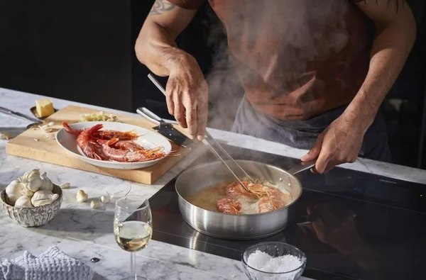 Сотейник Fiskars All Steel / 1064746