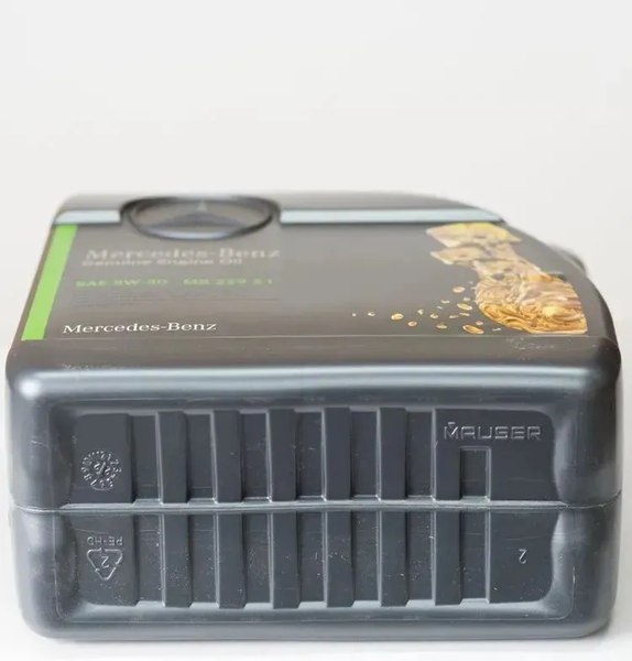 Моторное масло Mercedes-Benz 5W30 229.52 / A000989330913ABDE