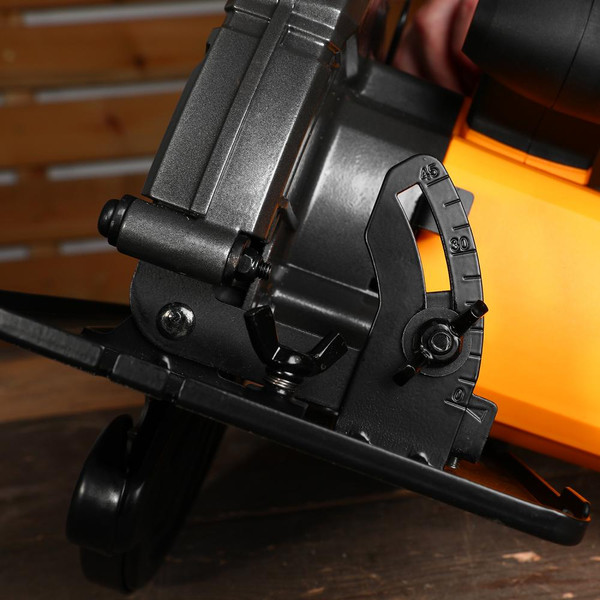 Дисковая пила Deko DKCS2300W / 084-1050