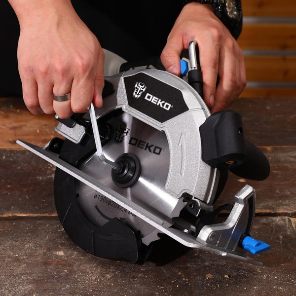 Дисковая пила Deko CS20 PRO / 084-1157