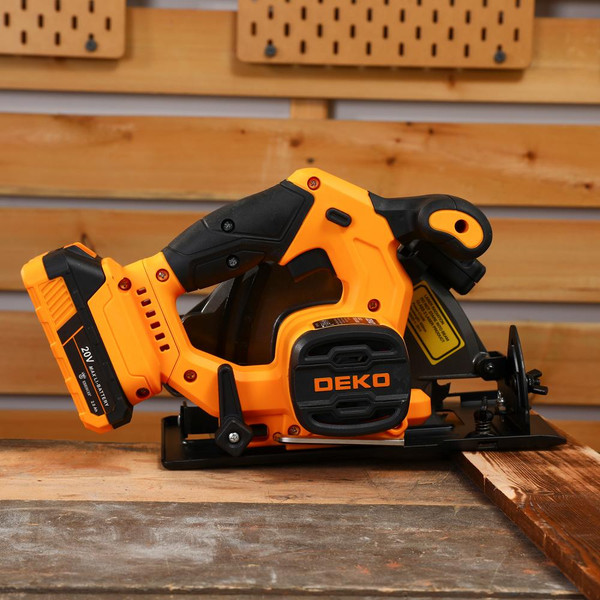 Дисковая пила Deko CS20 / 084-1154