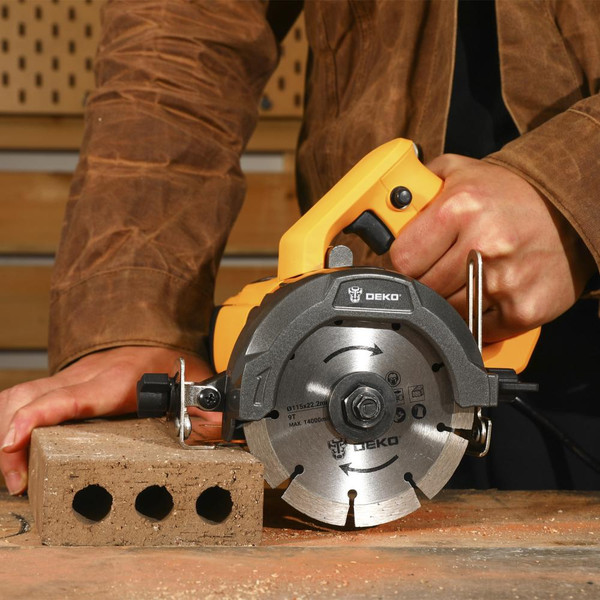 Дисковая пила Deko DKCS1450W / 084-1048
