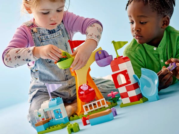 Конструктор Lego Duplo Ярмарка Пеппы / 10453