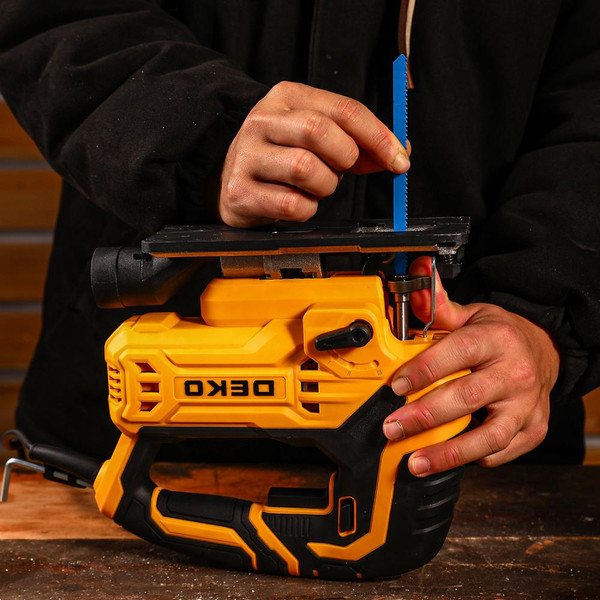 Электролобзик Deko DKJS1050E Laser / 084-1025